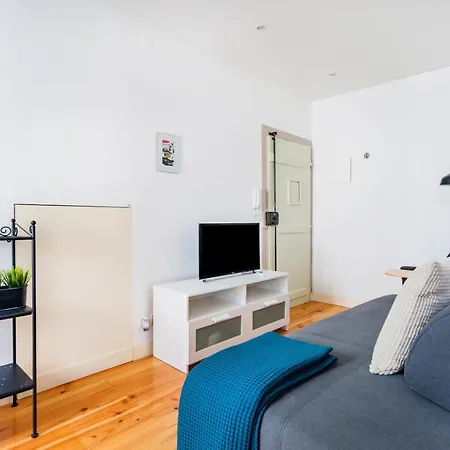 Romantic Alfama Getaway Apartment