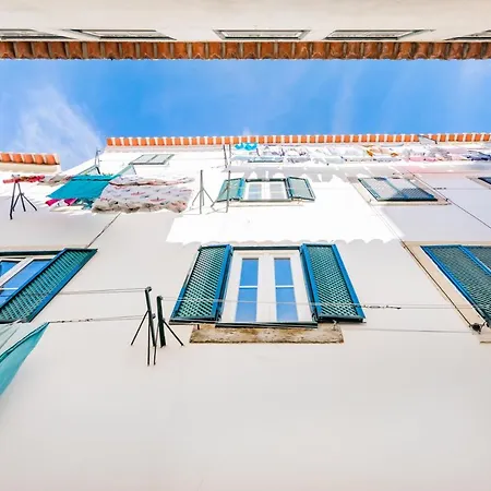 Apartment Romantic Alfama Getaway Lisbon