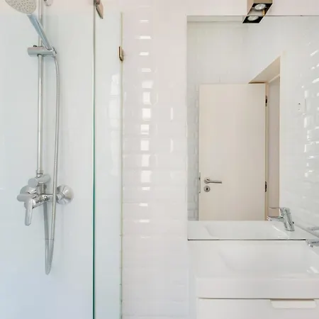 Romantic Alfama Getaway * Лісабон