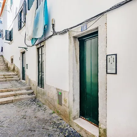 Romantic Alfama Getaway Апартаменти