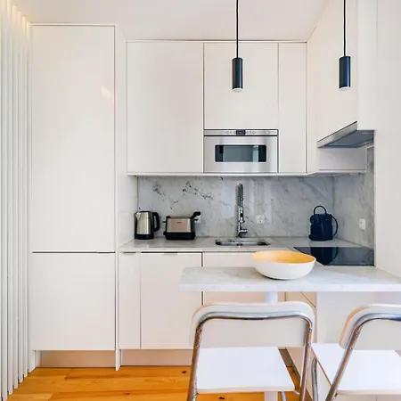 Romantic Alfama Getaway Apartment